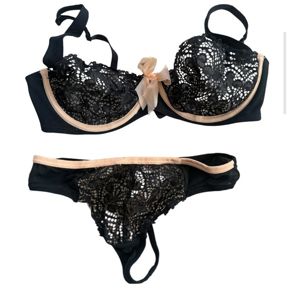 Bra and panties set like new condition size small thong and size 36b bra. - Picture 2 of 5